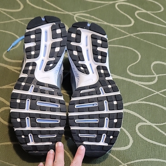 Nike Women's Athletic Shoes in Gray and Blue - Picture 8 of 8